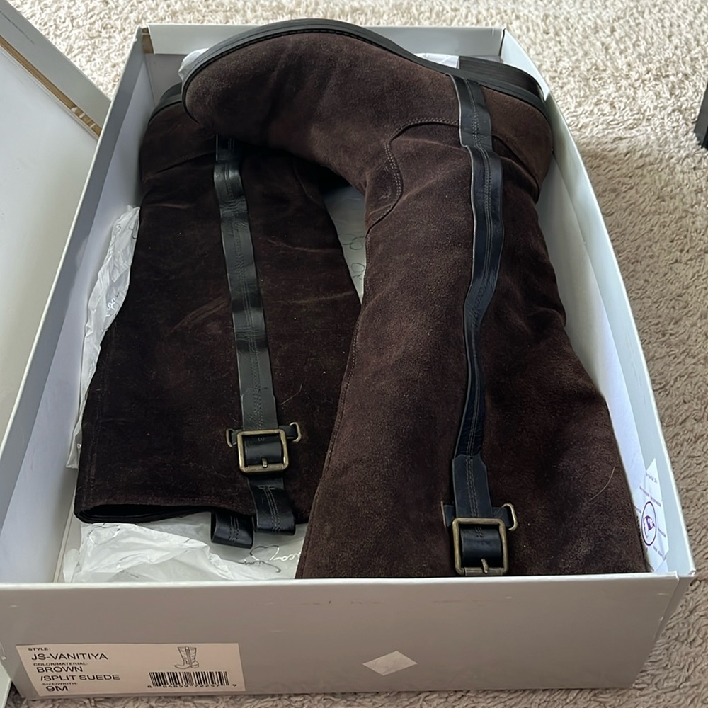 Gently Worn Jessica Simpson Women’s Brown Suede Boot / Size 9